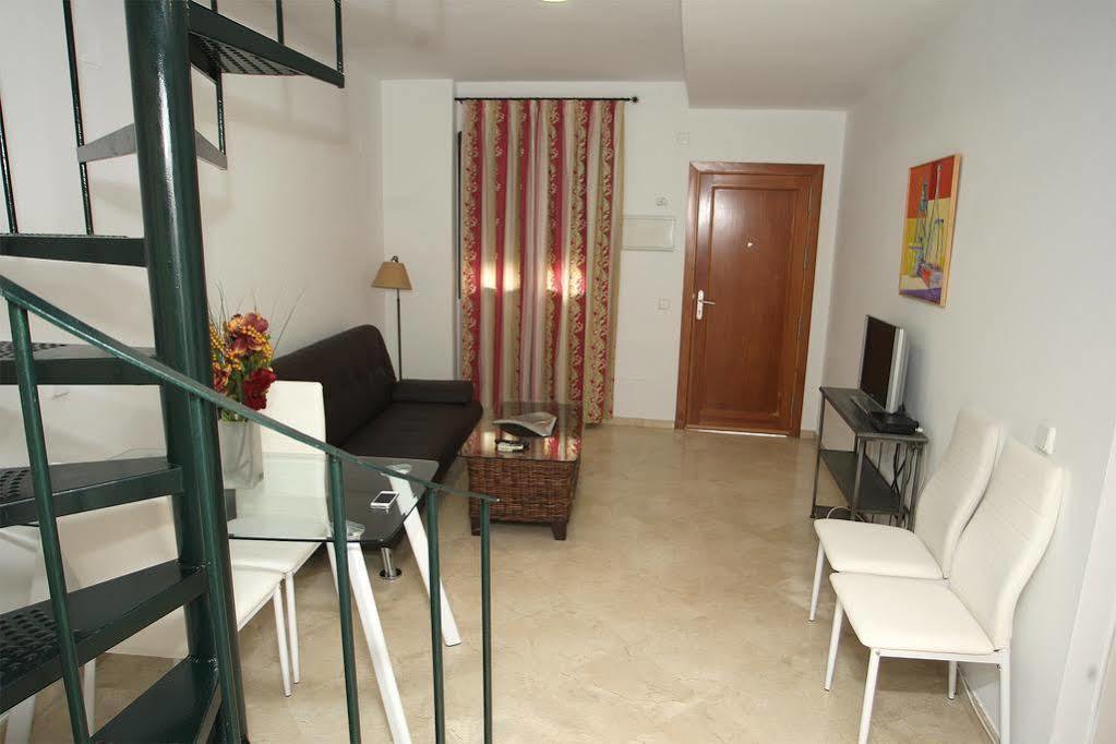 Apartamentos Sevilla Centro Kültér fotó